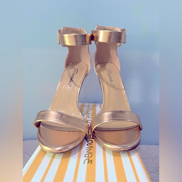 Breckelle’s Rose Gold Metallic Foil Ankle Strap Heels - Picture 2 of 10